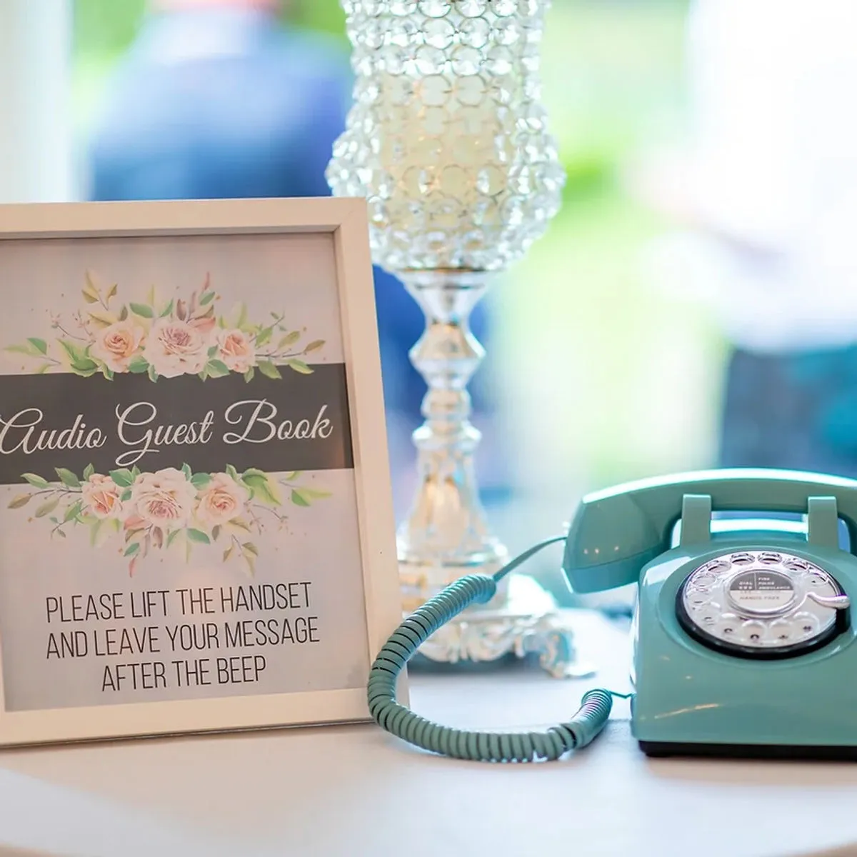 Teléfono retro del Libro de Visitas de Audio instalado en boda en Los Angeles